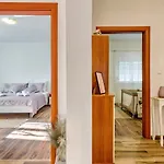 Апартаменти -zadar *
